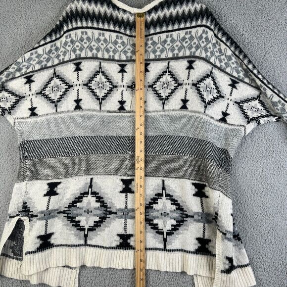 Aeropostale Cardigan Sweater Womens Small Gray Black Aztec Open Front  Knit - Picture 5 of 11